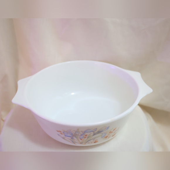 Pyrex England Blue Iris Casserole Dish - Picture 2 of 5